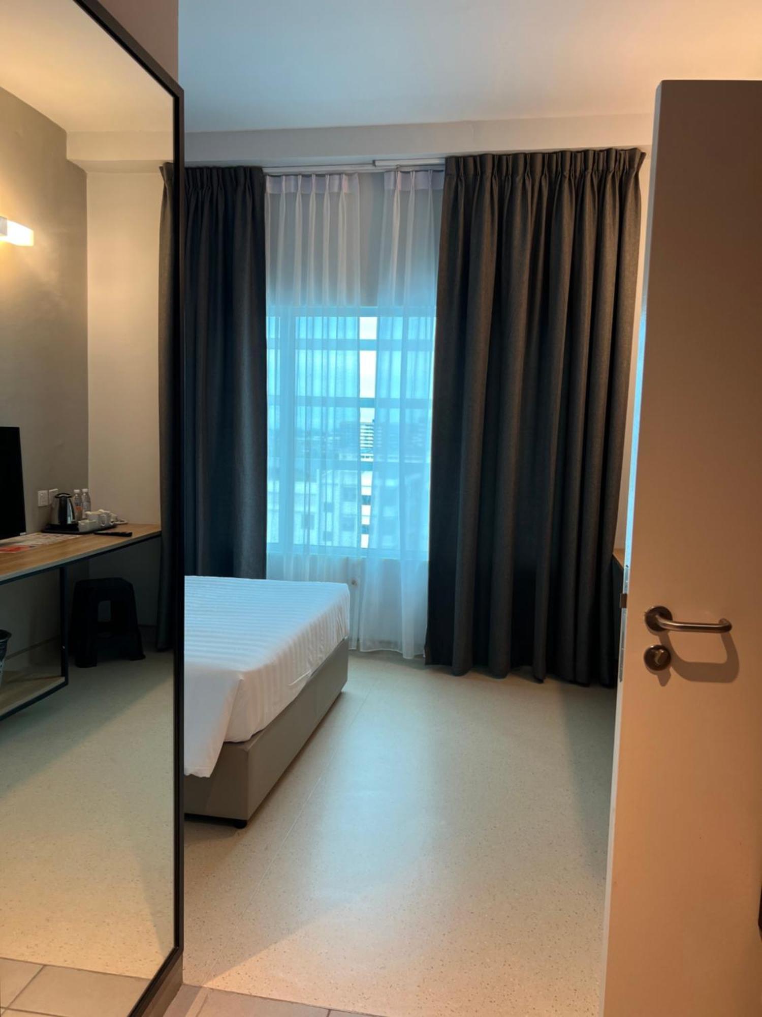 Serapi Verdure Hotel Кучинг Екстериор снимка